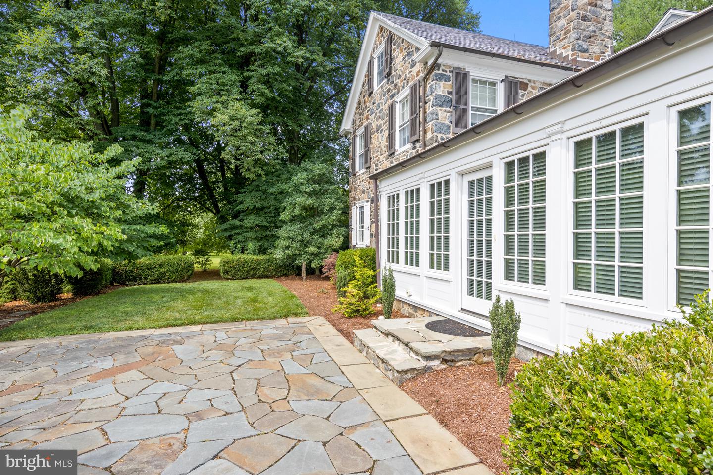 1 Great Barn Ln Property Photo 6
