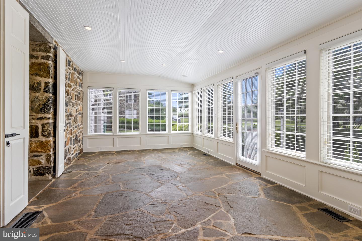 1 Great Barn Ln Property Photo 7