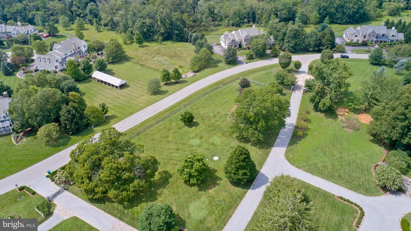 1 Great Barn Ln Property Photo 29