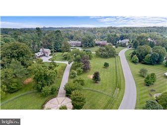 1 Great Barn Ln Property Photo