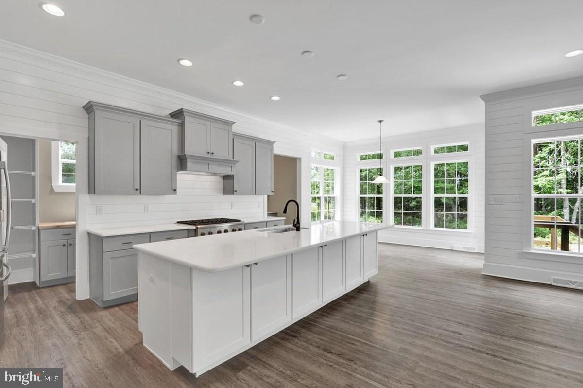 34080 Henry's Way S Property Photo 9
