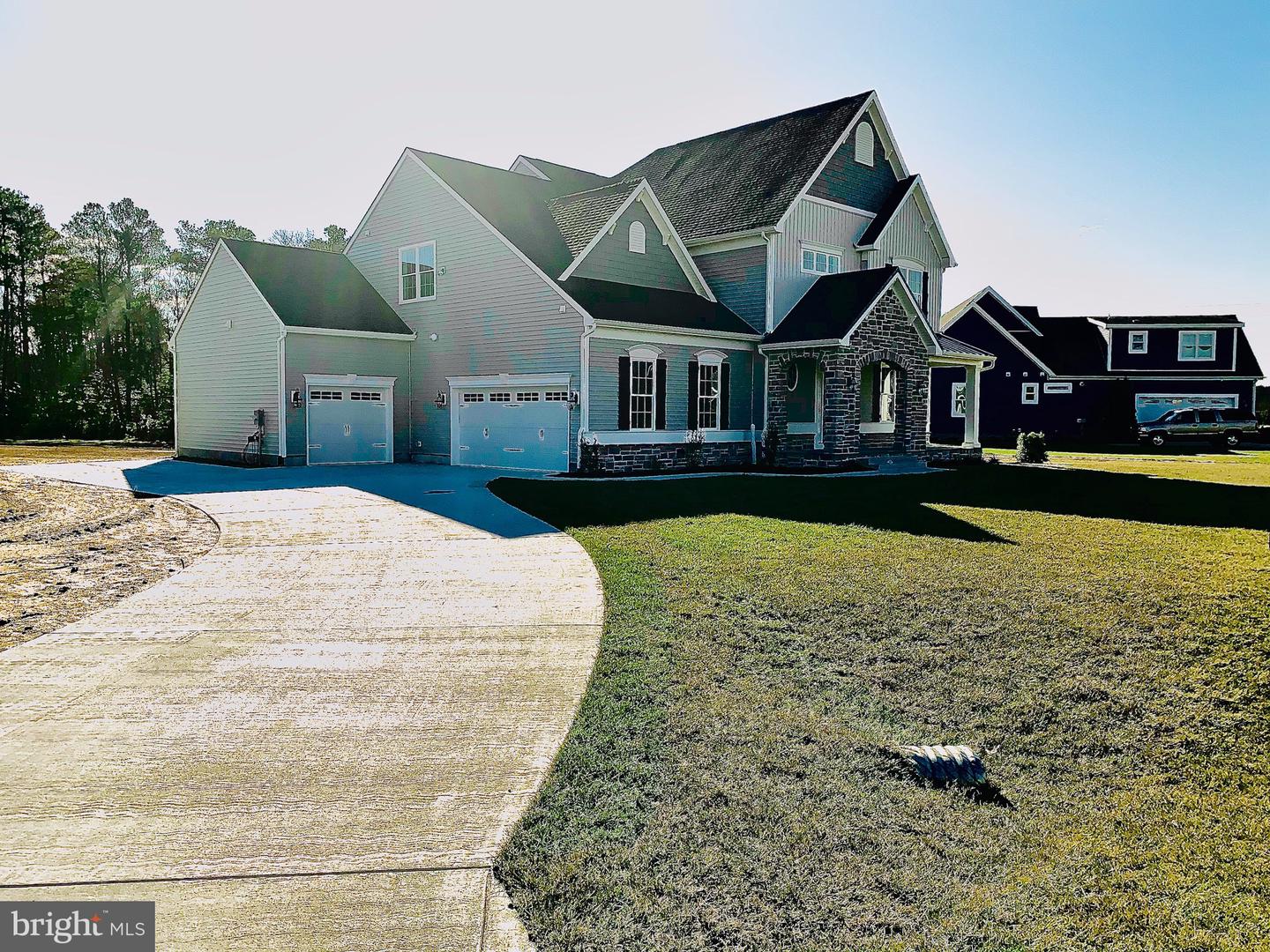 34030 Henry's Way S Property Photo 5