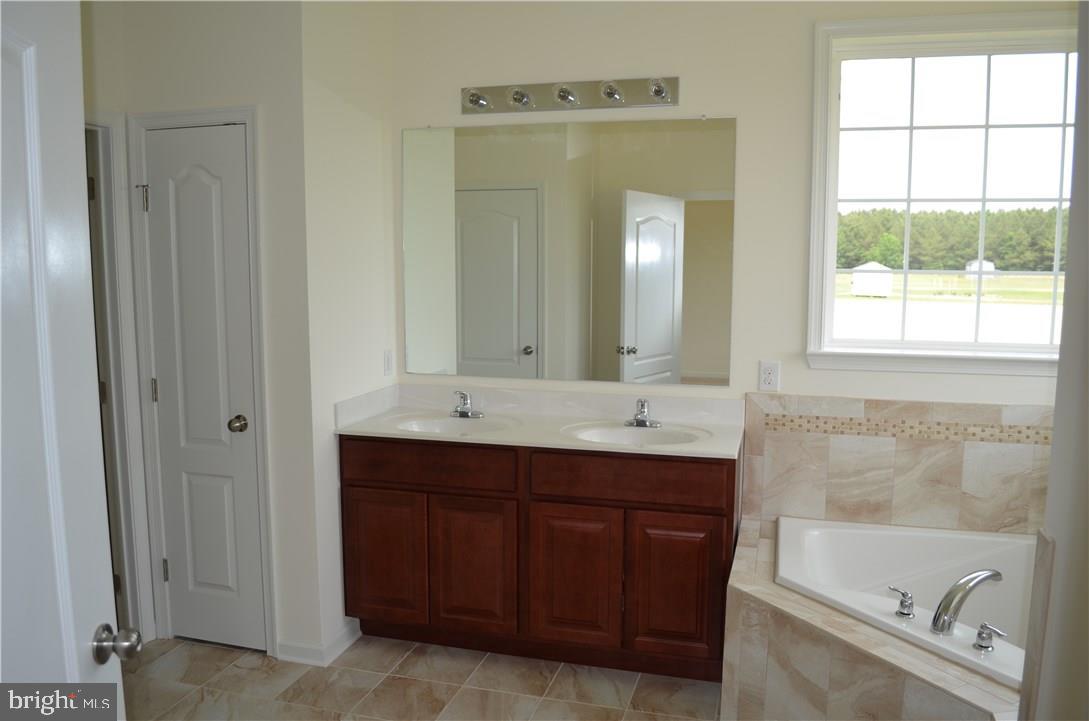 31 Henry's Way S Property Photo 17