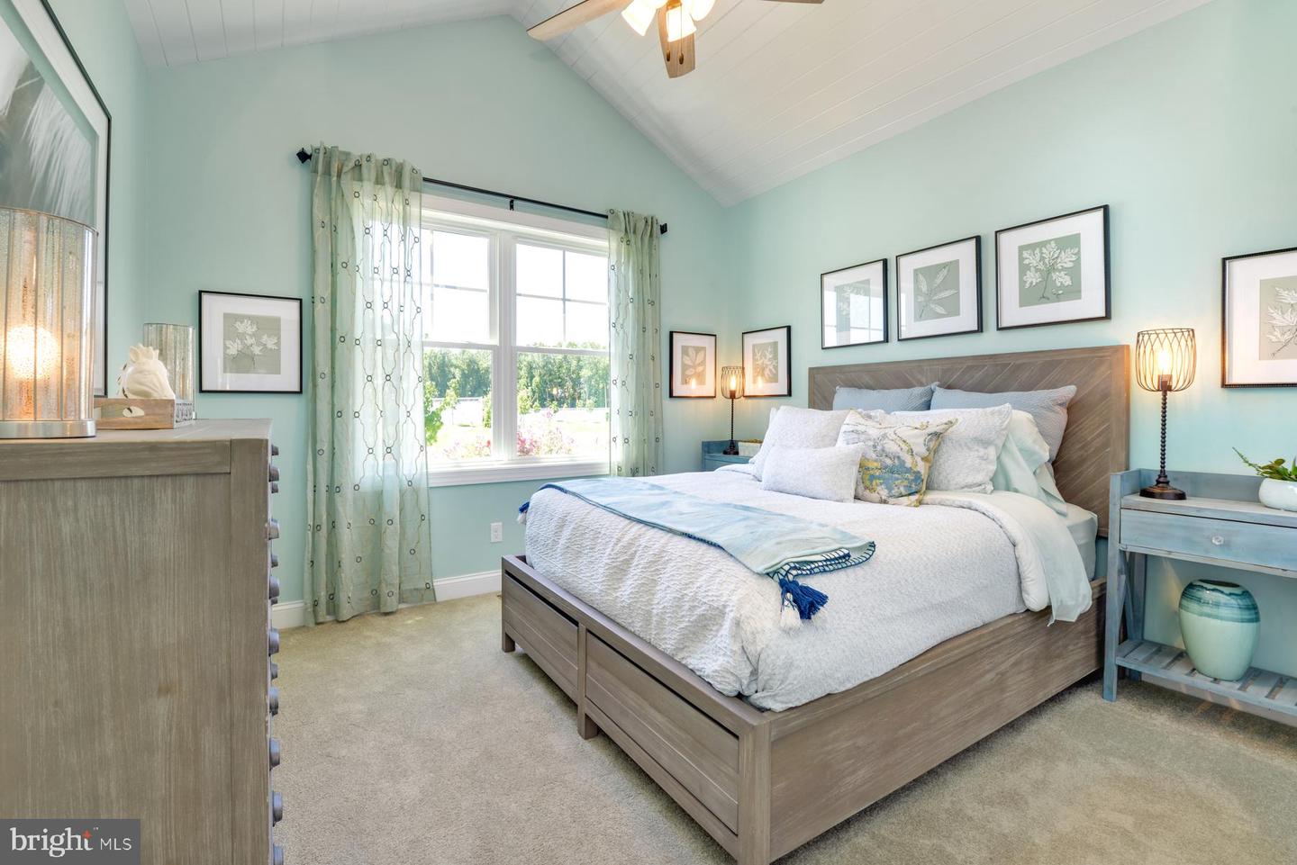 21804 Eastbridge Loop Property Photo 8