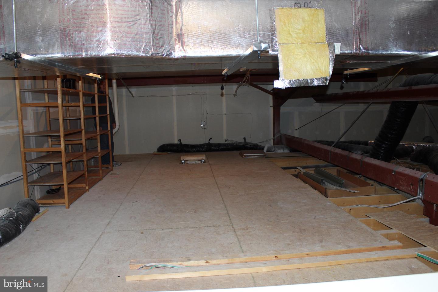 17493 Nassau Commons Blvd Property Photo 11