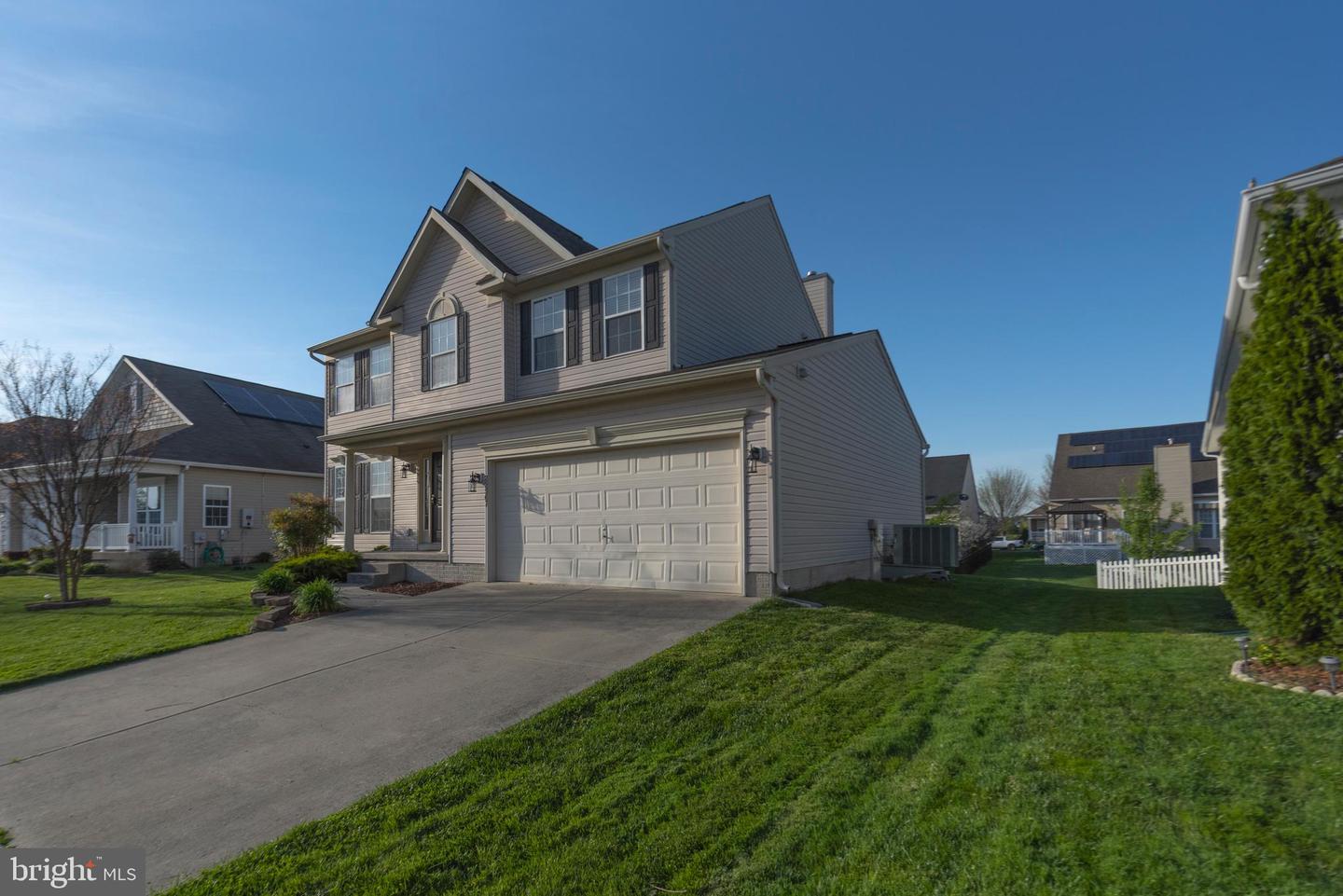 22967 Surry Ln Property Photo 2