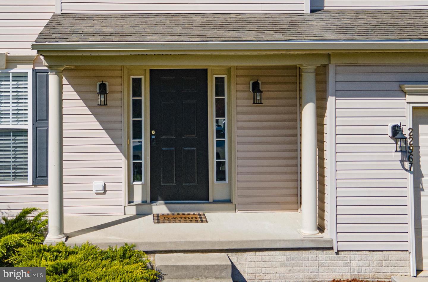 22967 Surry Ln Property Photo 5