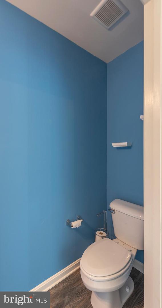 22967 Surry Ln Property Photo 7