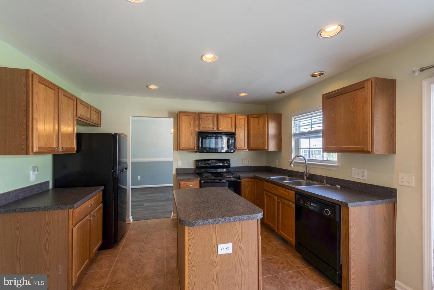 22967 Surry Ln Property Photo 11