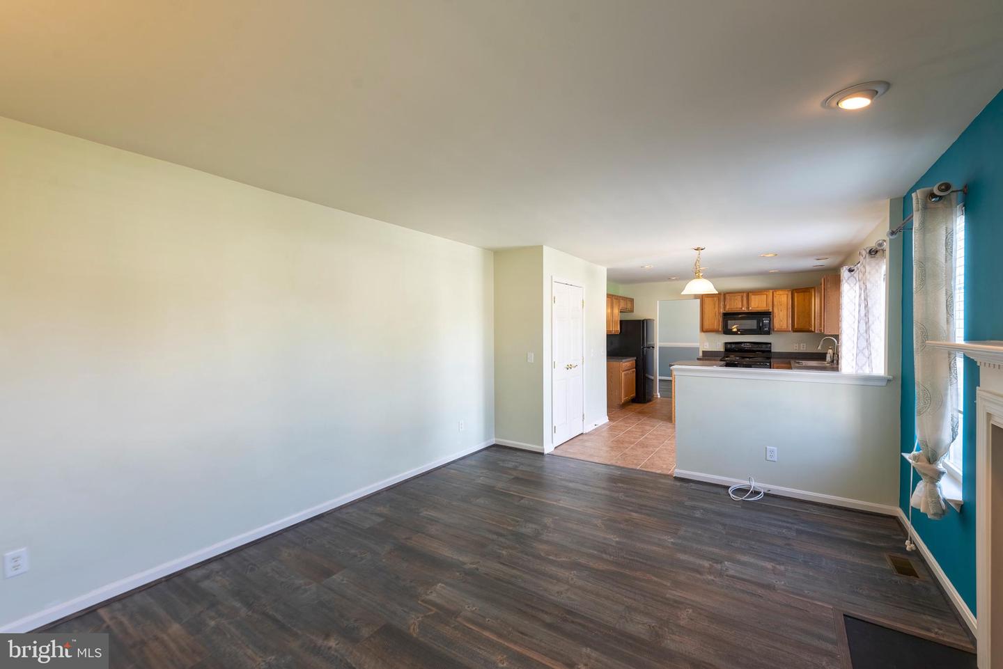 22967 Surry Ln Property Photo 14