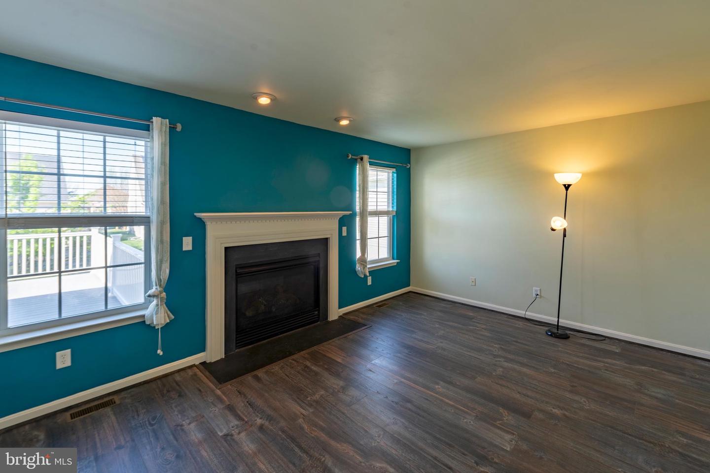 22967 Surry Ln Property Photo 16