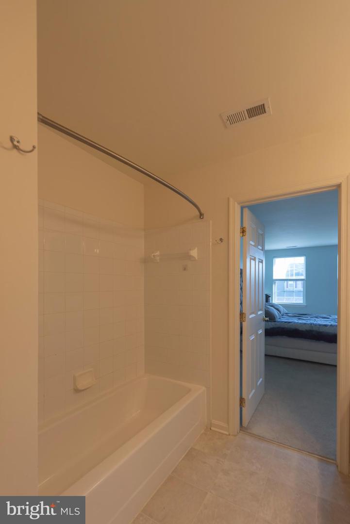 22967 Surry Ln Property Photo 28