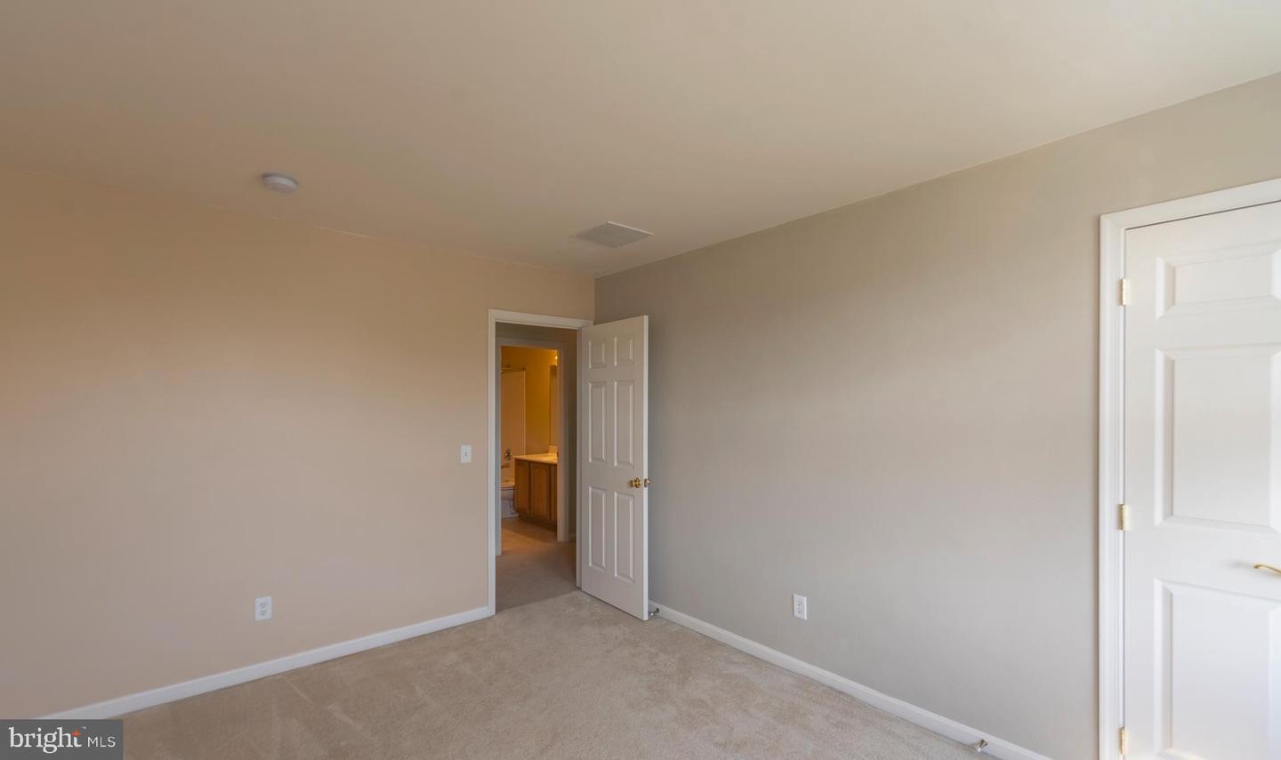 22967 Surry Ln Property Photo 30