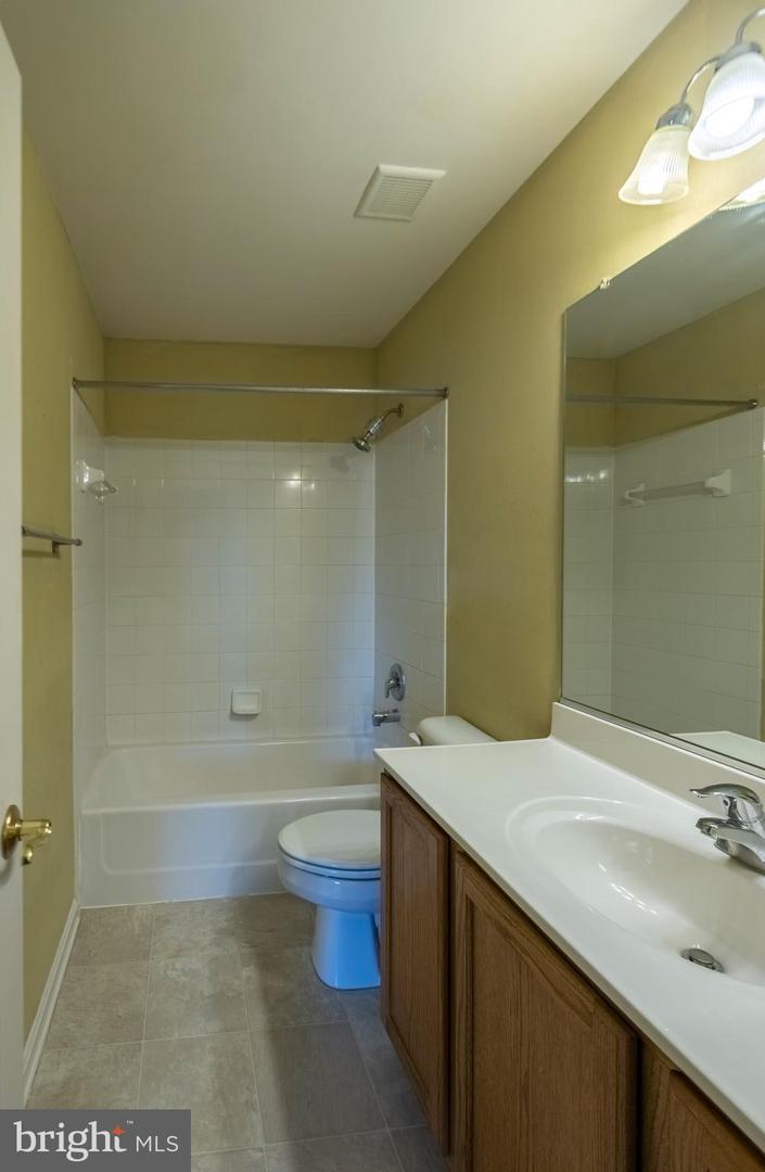 22967 Surry Ln Property Photo 32