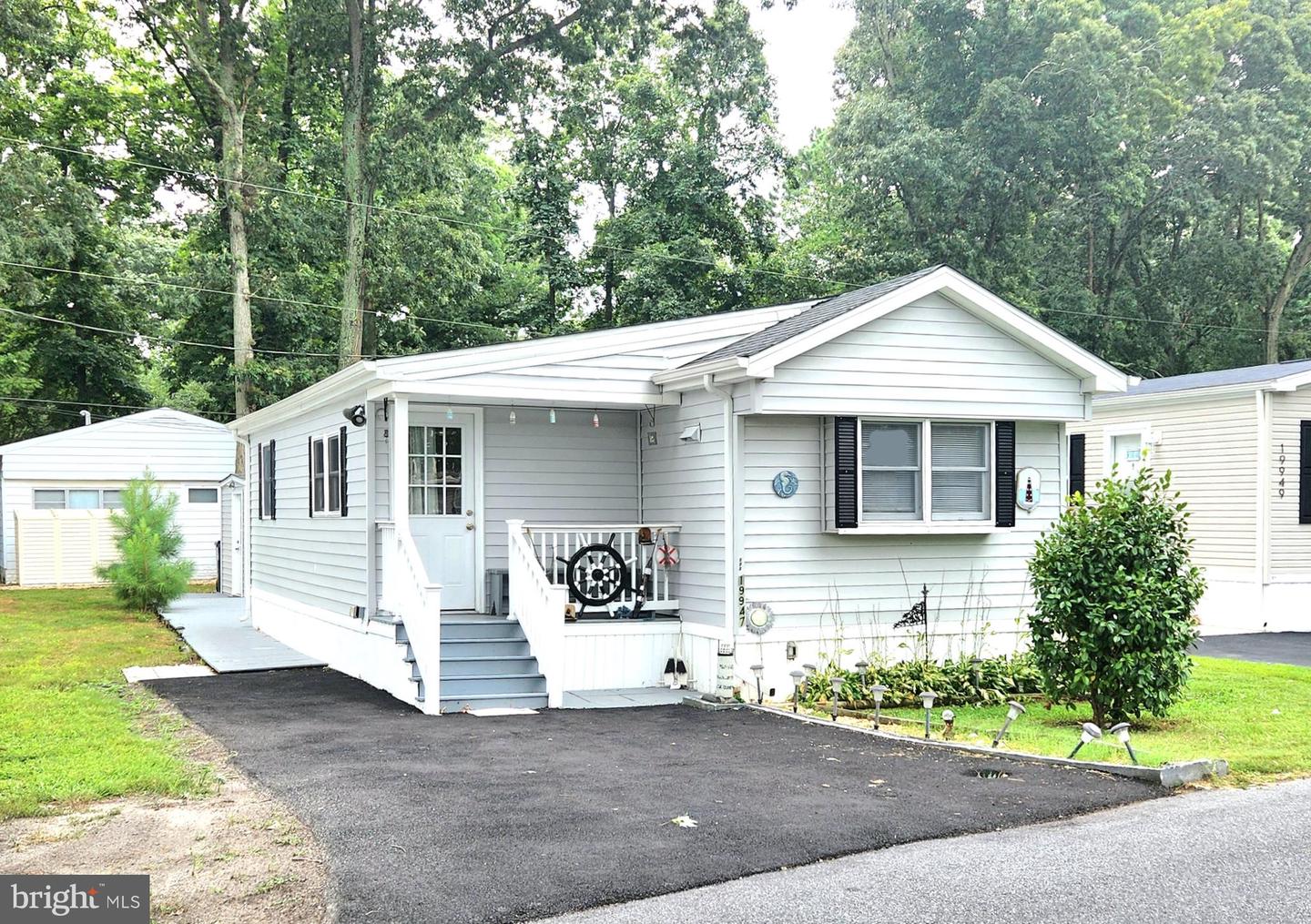 19947 Center Ave Property Photo 1