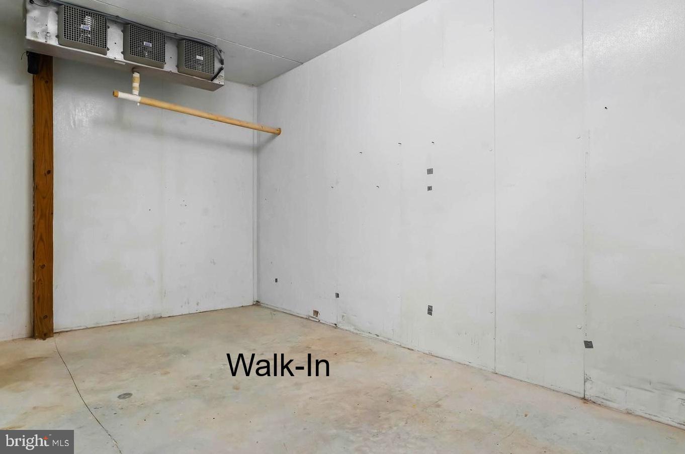 8977 Dupont Blvd Property Photo 15