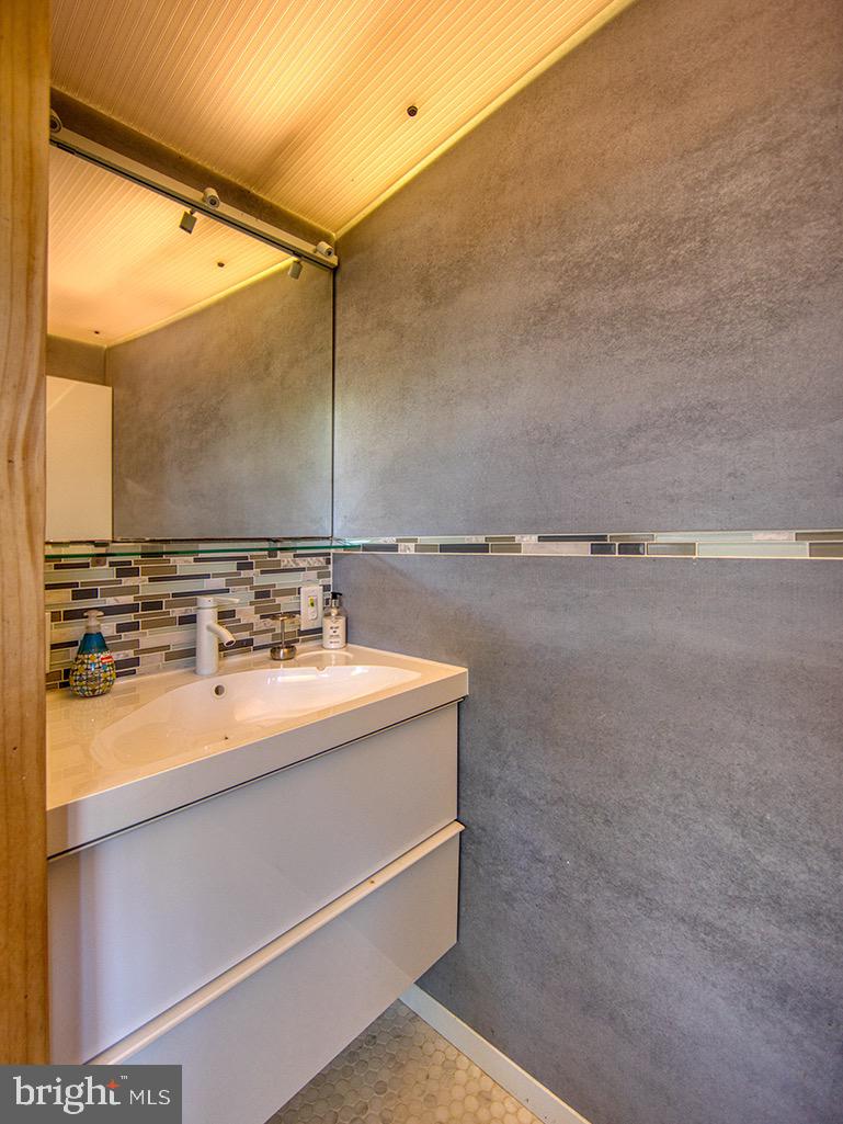 23 Jersey St Property Photo 30