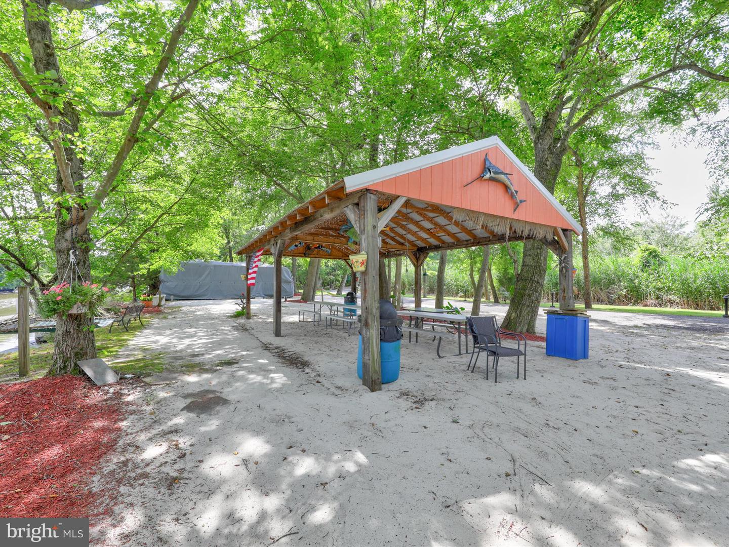 5204 Brown St Property Photo 14