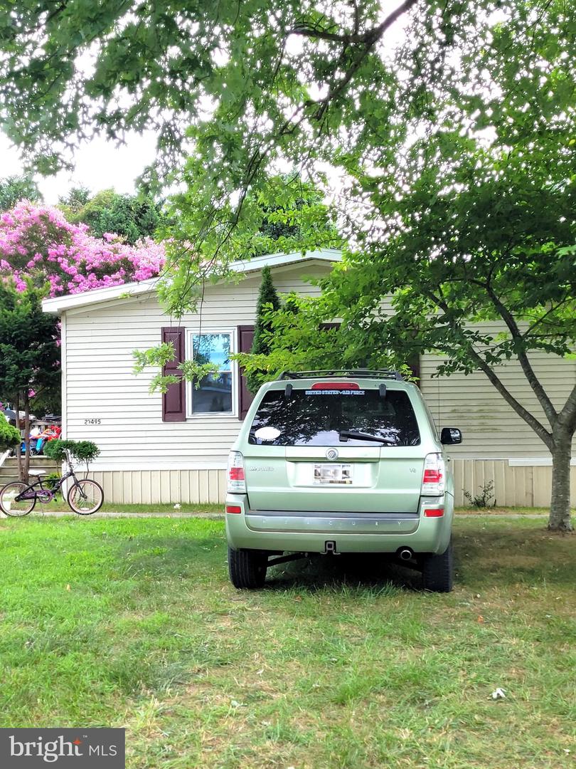 27495 Briar Ln Property Photo 2