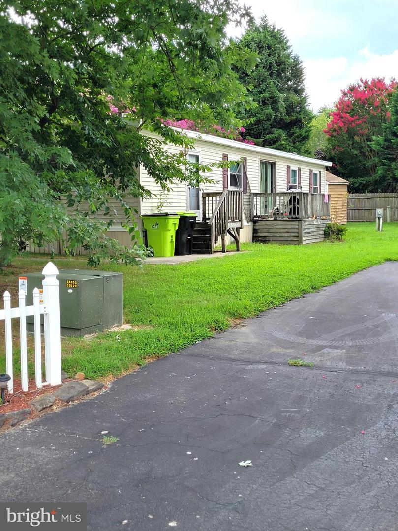 27495 Briar Ln Property Photo 3