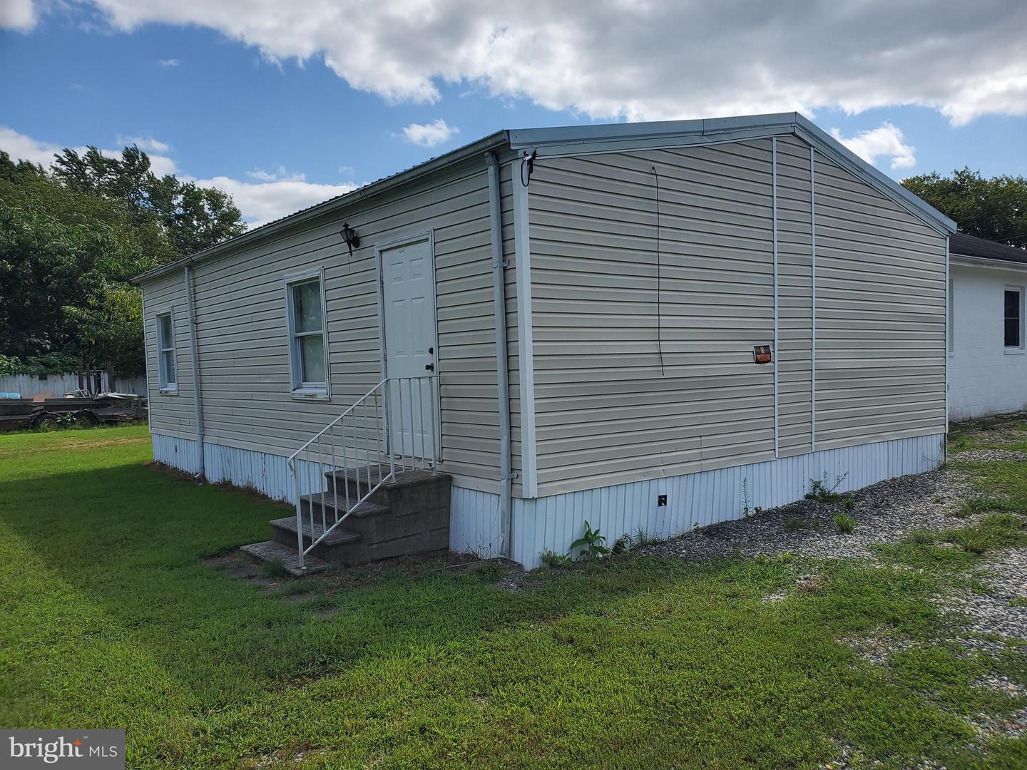 12 Booker St Property Photo 16