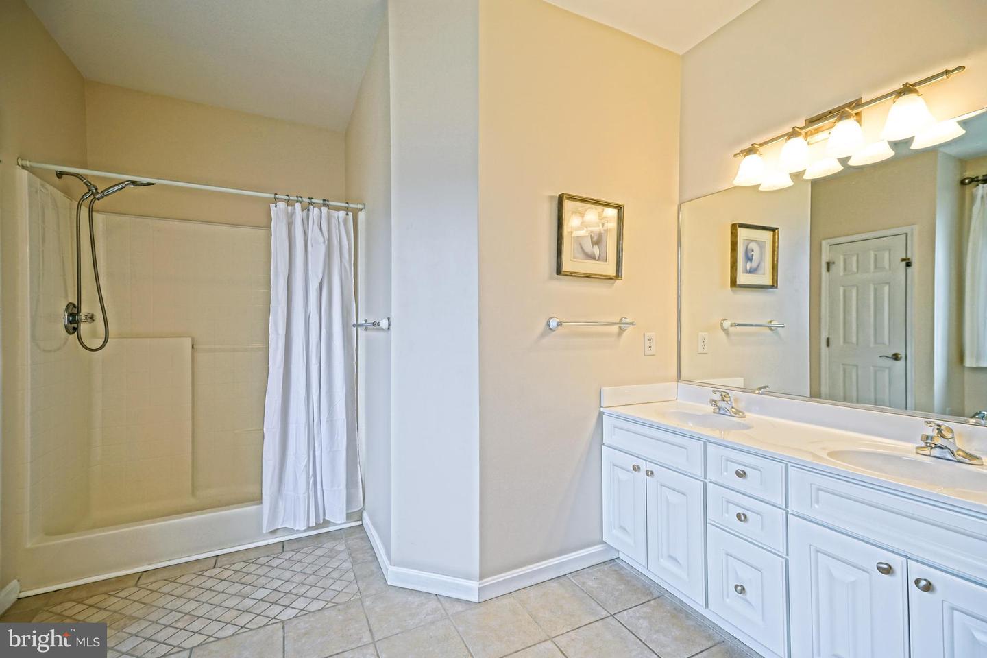 214 Midland Ave Property Photo 25