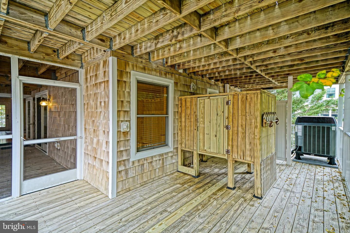 214 Midland Ave Property Photo 54