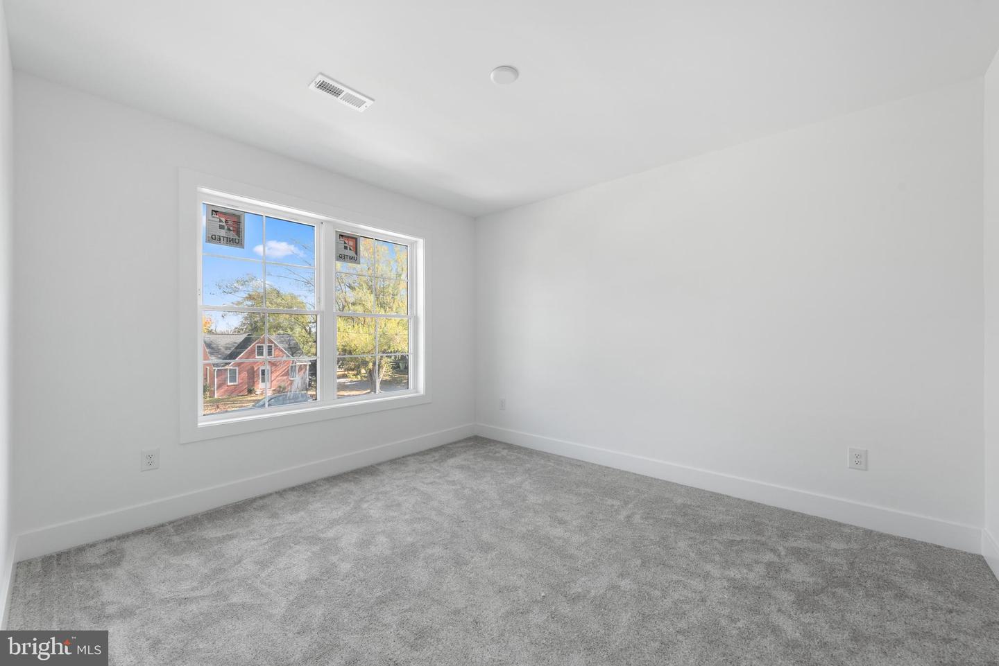 406 Boxwood St Property Photo 14