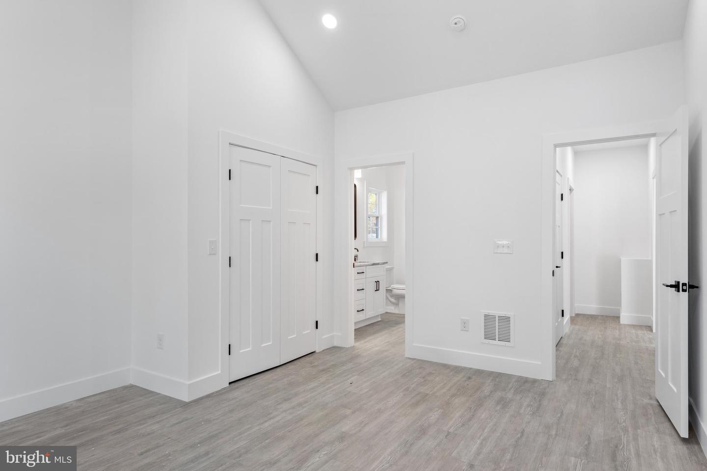 406 Boxwood St Property Photo 17