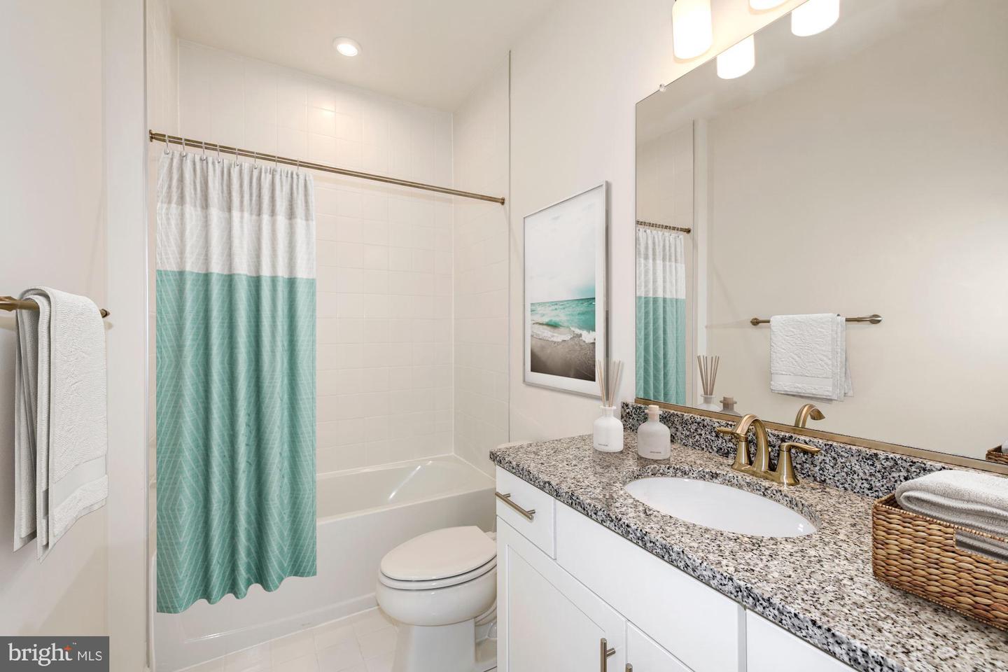 22024 Heartwood Cir Property Photo 6