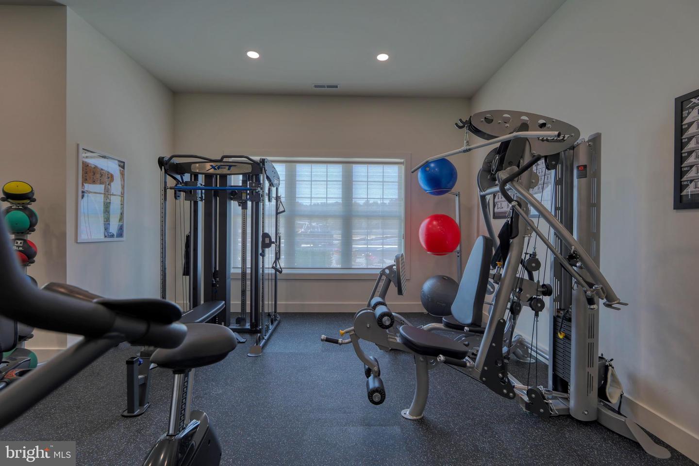 22024 Heartwood Cir Property Photo 10