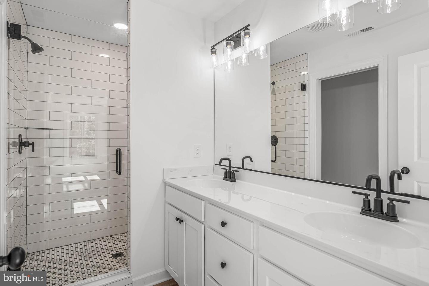 302 Atlantic St Property Photo 22