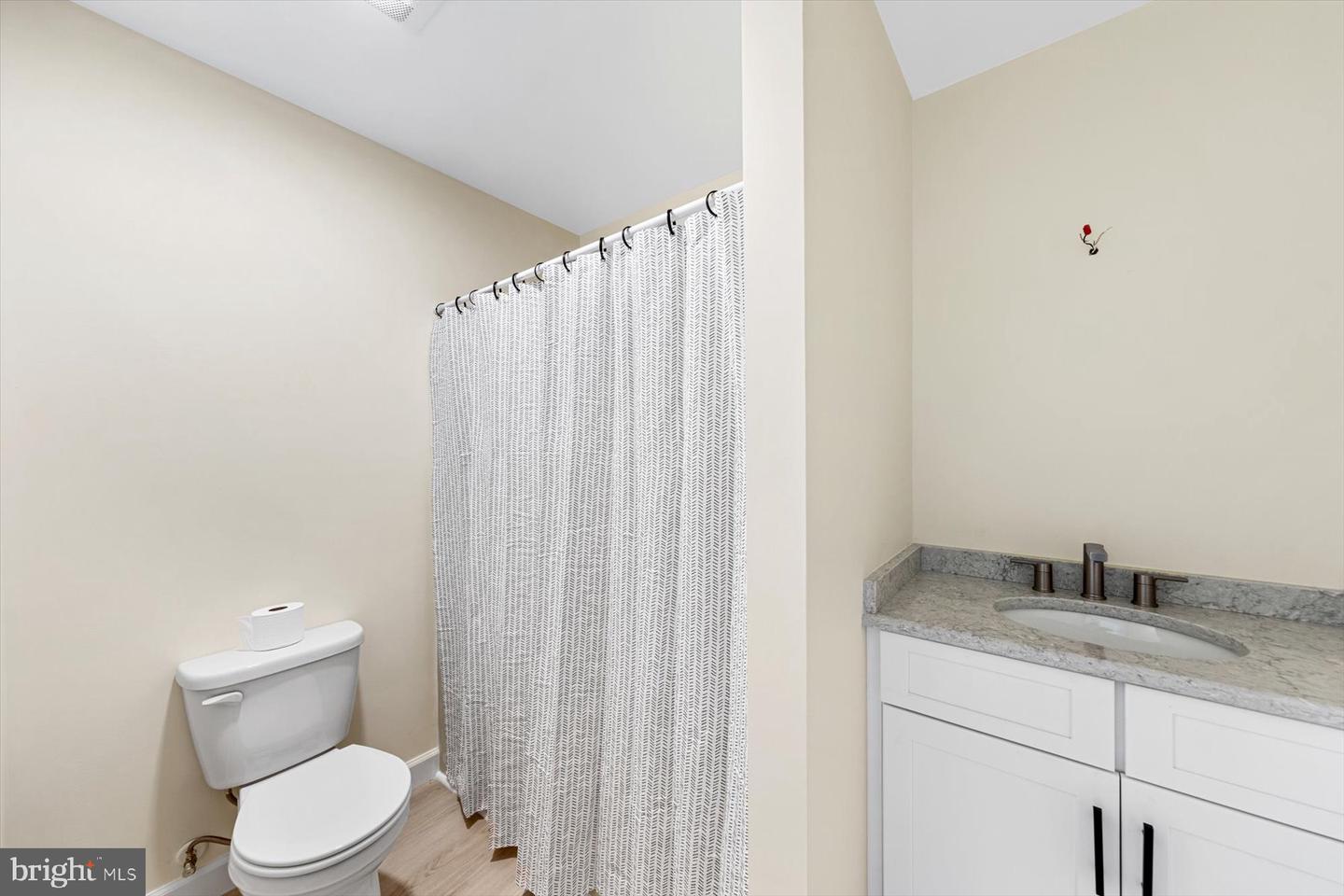 139 W State St Property Photo 29