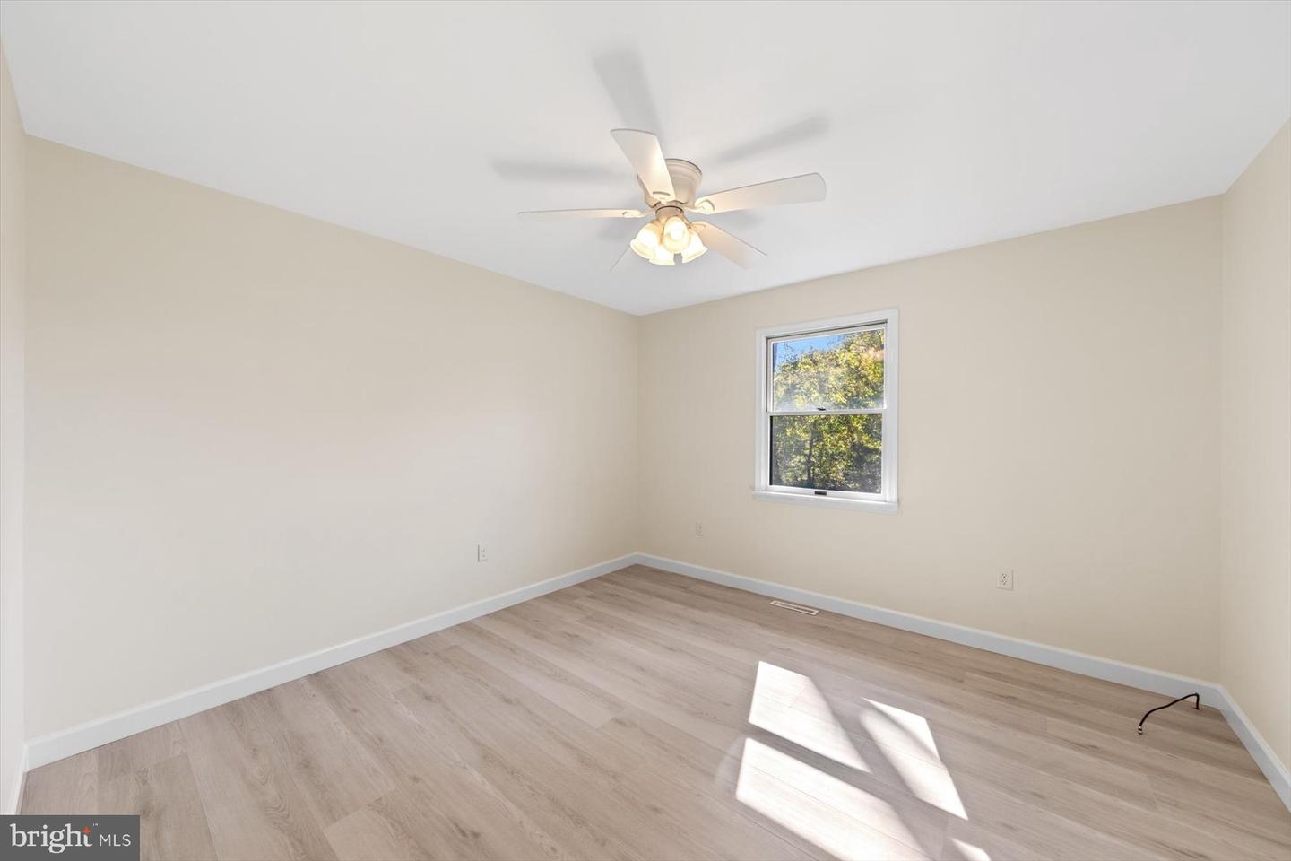 139 W State St Property Photo 30