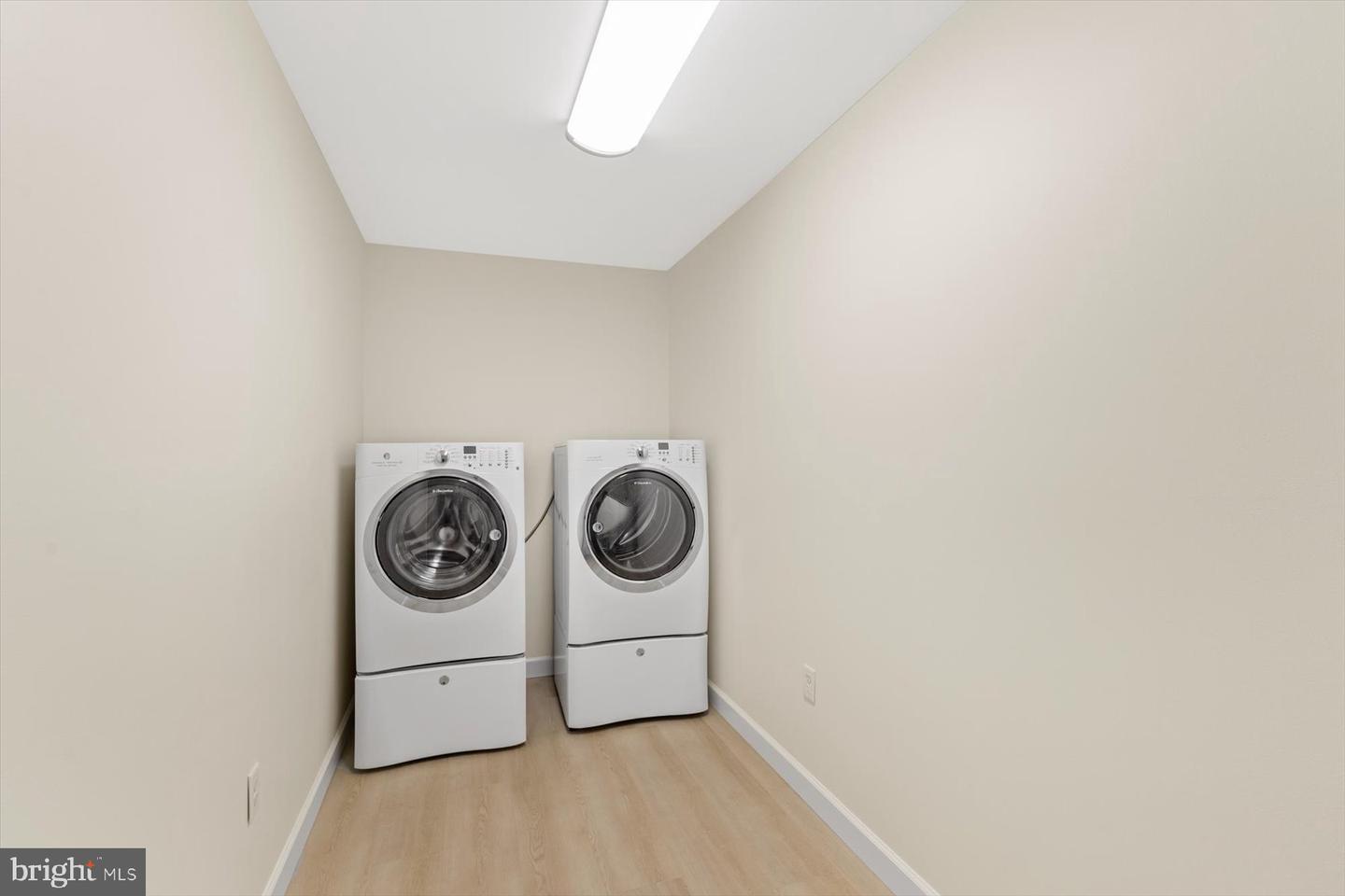139 W State St Property Photo 36