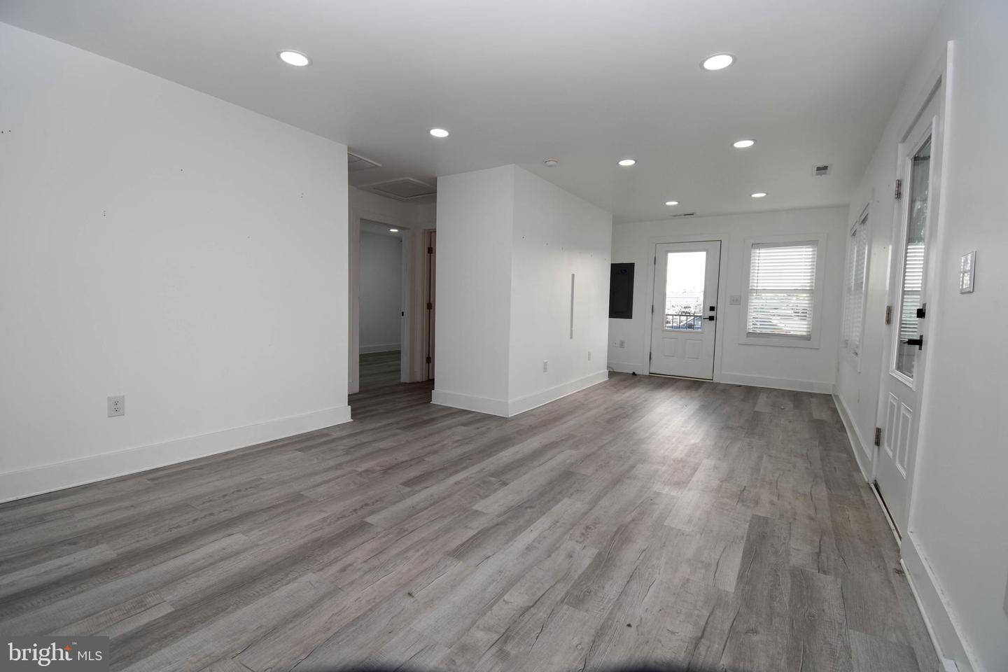 28537 Dupont Blvd Property Photo 5
