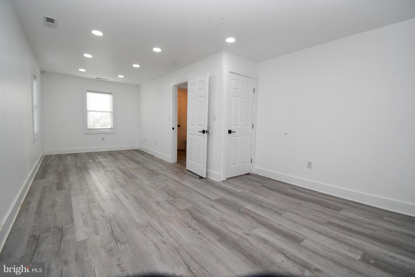 28537 Dupont Blvd Property Photo 6