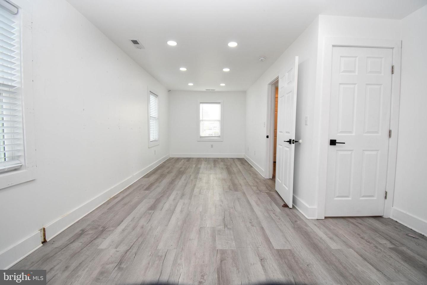28537 Dupont Blvd Property Photo 7