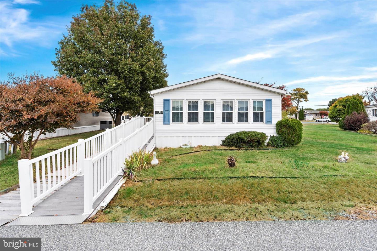 37108 Sugar Hill Way Property Photo 2