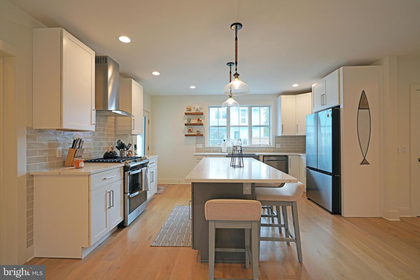 514 Railroad Ave Property Photo 5