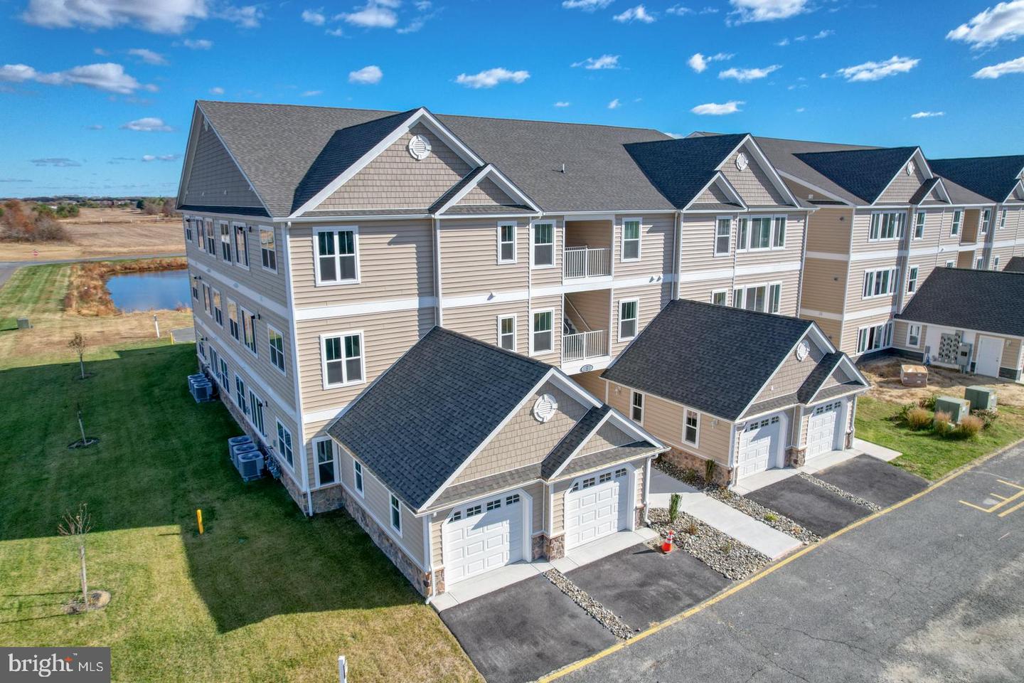 5003 E PEBBLE LN #J Property Photo 1