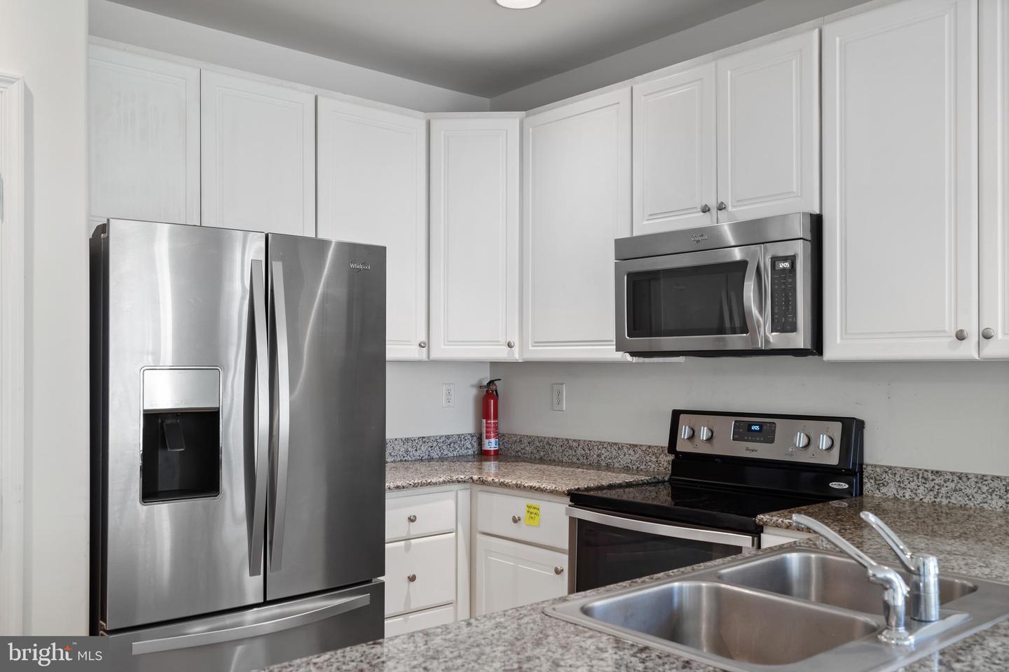 17432 Slipper Shell Way #building 3 Unit 1 Property Photo 4