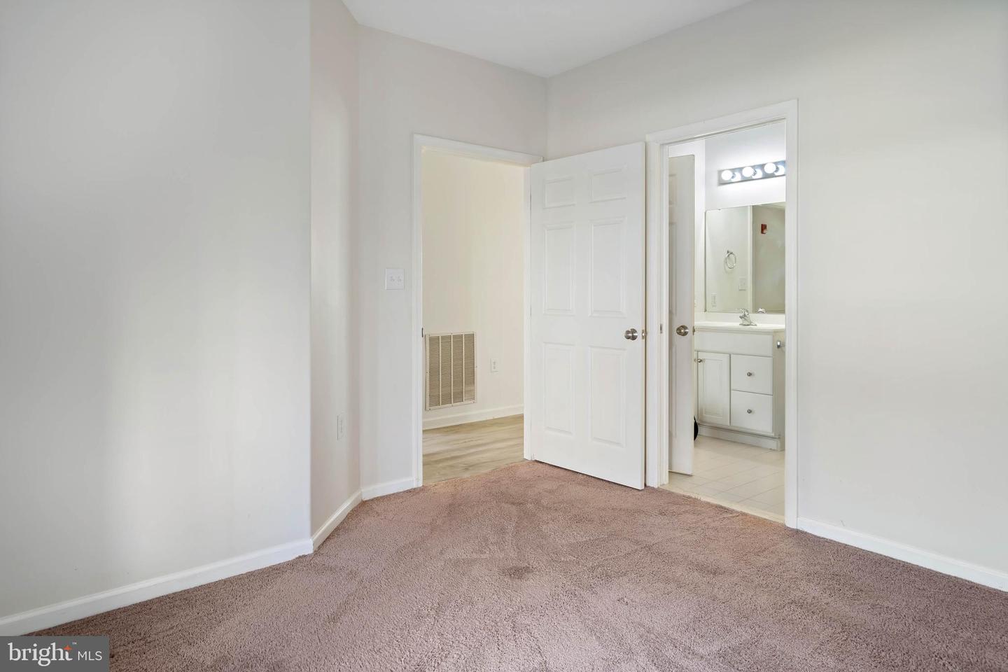 17432 Slipper Shell Way #building 3 Unit 1 Property Photo 13