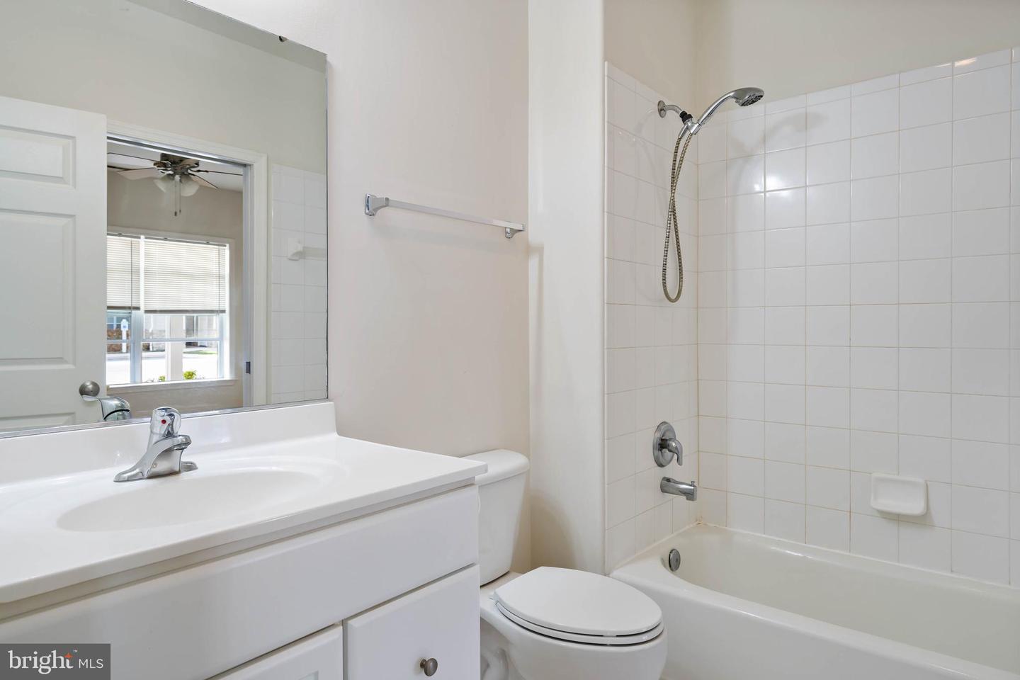 17432 Slipper Shell Way #building 3 Unit 1 Property Photo 14