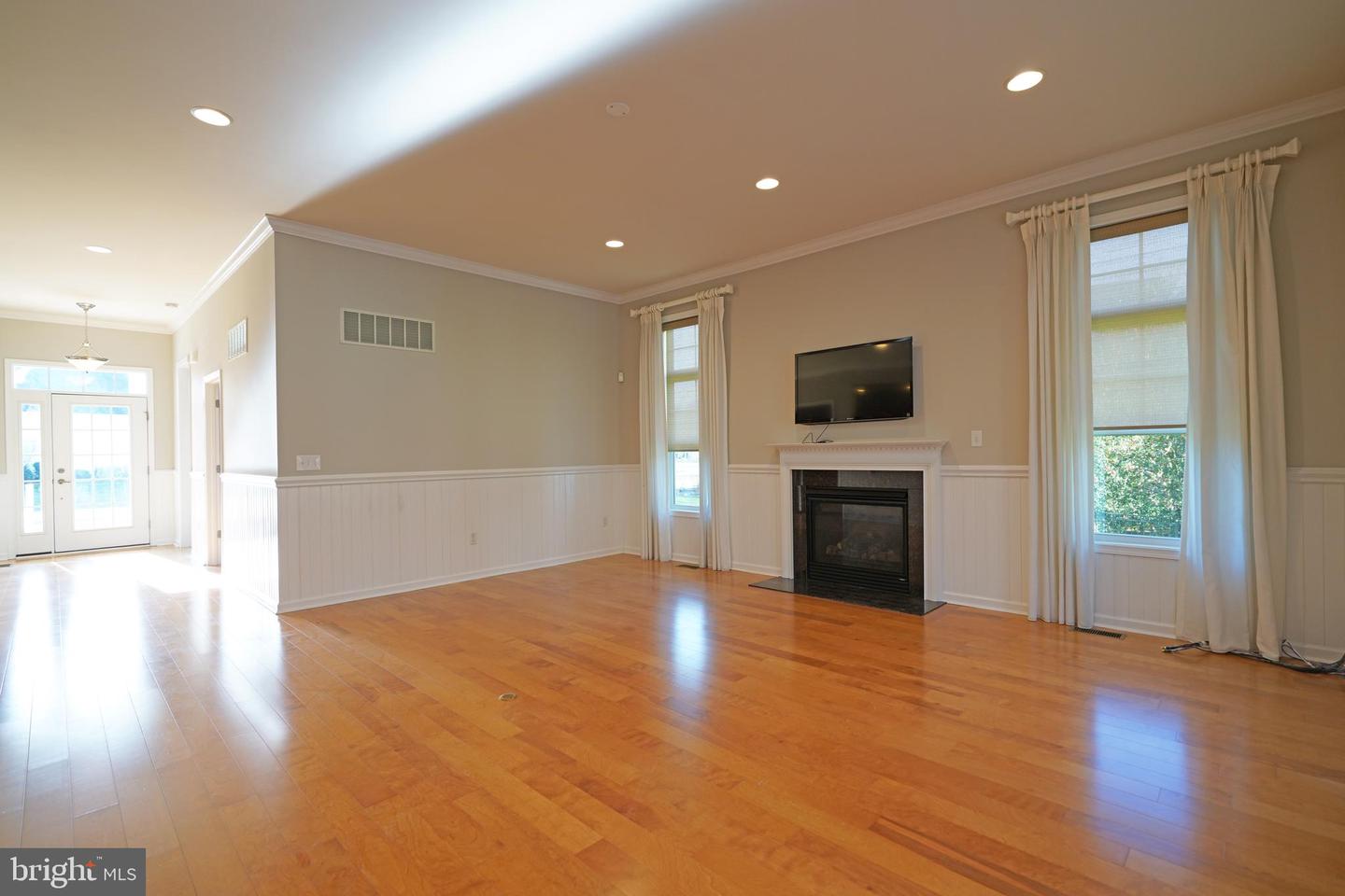 23864 Samuel Adams Cir Property Photo 7