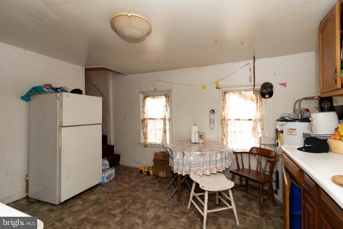 15 & 17 E High St Property Photo 17