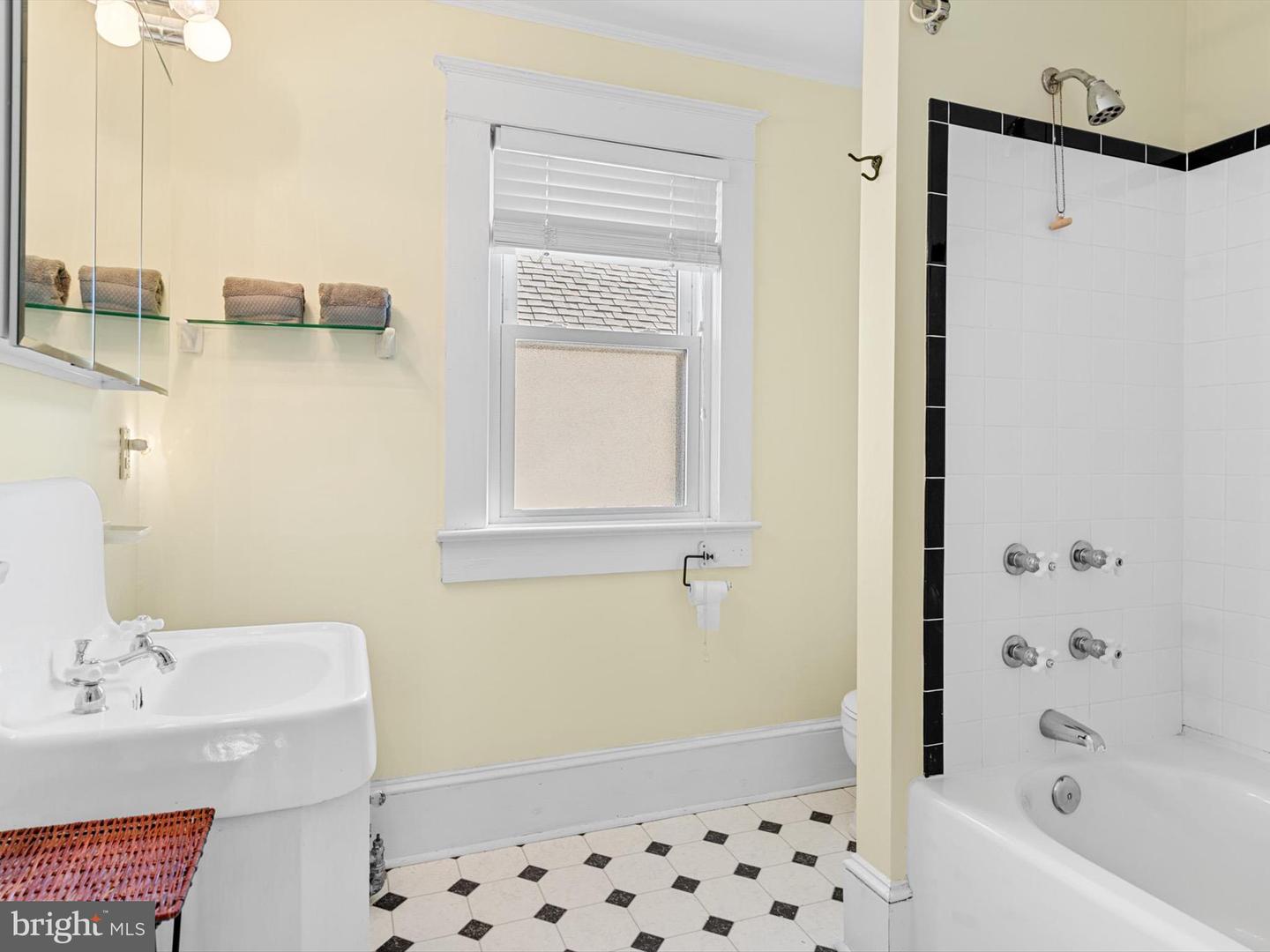 108 Philadelphia St #b Property Photo 35