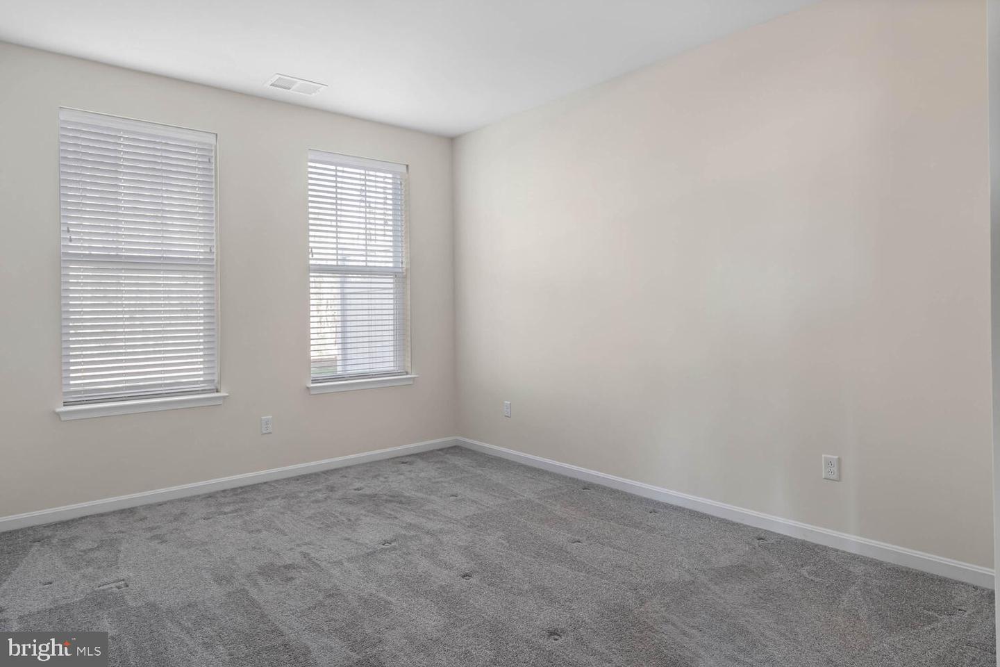 35031 Dundee St #6 Property Photo 20