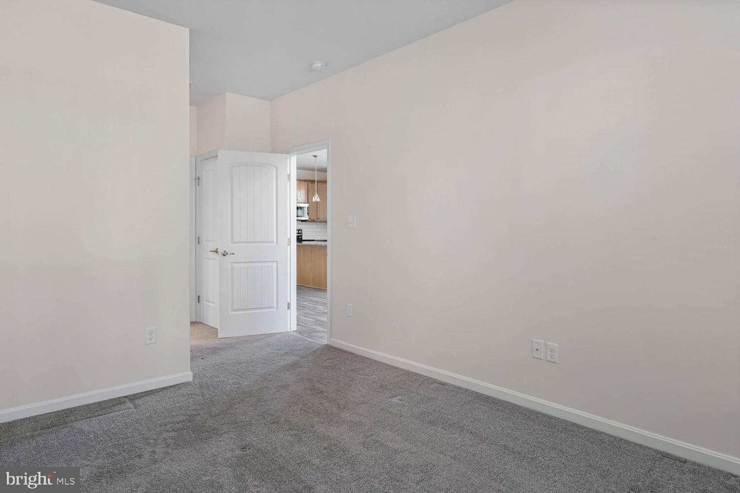 35031 Dundee St #6 Property Photo 23