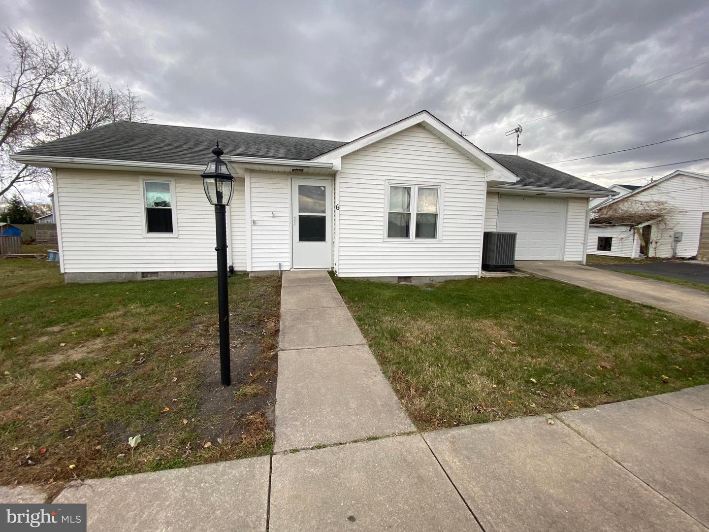 6 W Minor St Property Photo